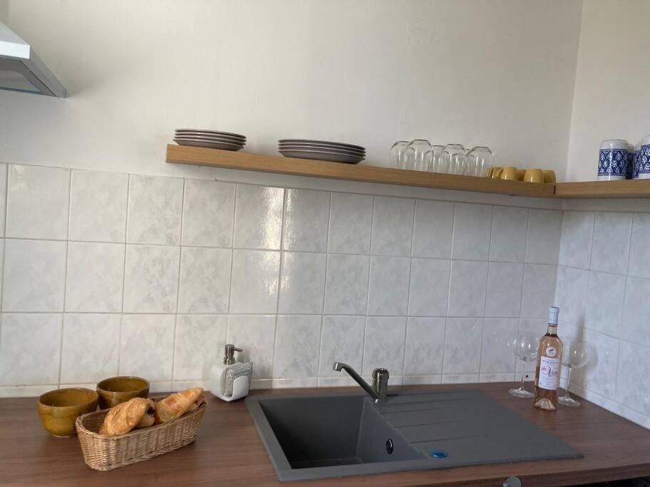 Cozy Studio With Balcony And Free Parking Aix-en-Provence Exterior photo